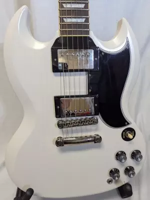 Epiphone - 1961 Les Paul SG Standard Electric Guitar with Case - Aged Classic White 2